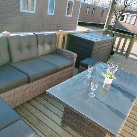 Bj Chalets - De Rug 1 - Vakantiepark Lauwersoog - Luxe Chalet Met Vaatwasser! Vroege Incheck! Экстерьер фото